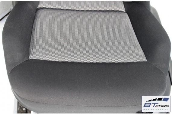 VW POLO FOTELE KOMPLET FOTELI siedzeń siedzenia tapicerka 6R 6R4 6R0 5-drzwiowy welur kolor czarno-szary 6C