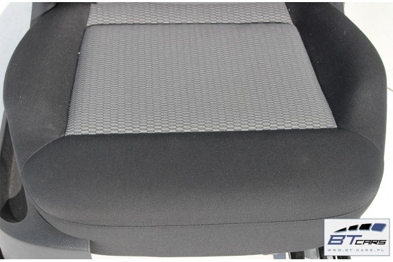 VW POLO FOTELE KOMPLET FOTELI siedzeń siedzenia tapicerka 6R 6R4 6R0 5-drzwiowy welur kolor czarno-szary 6C