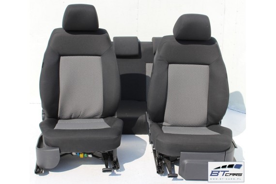 VW POLO FOTELE KOMPLET FOTELI siedzeń siedzenia tapicerka 6R 6R4 6R0 5-drzwiowy welur kolor czarno-szary 6C