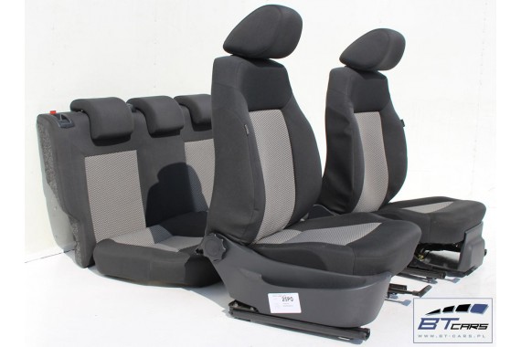 VW POLO FOTELE KOMPLET FOTELI siedzeń siedzenia tapicerka 6R 6R4 6R0 5-drzwiowy welur kolor czarno-szary 6C