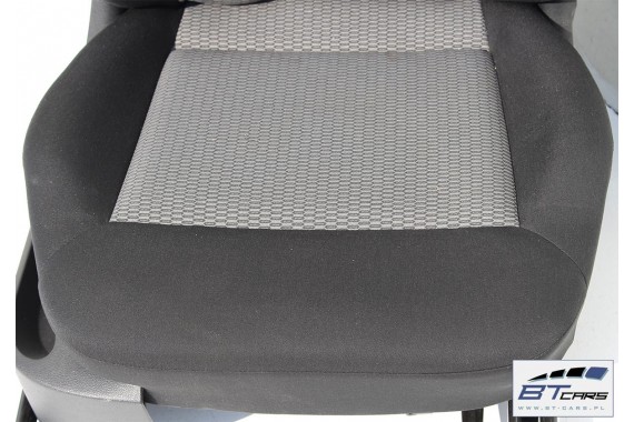 VW POLO FOTELE KOMPLET FOTELI siedzeń siedzenia tapicerka 6R 6R4 6R0 5-drzwiowy welur kolor czarno-szary 6C
