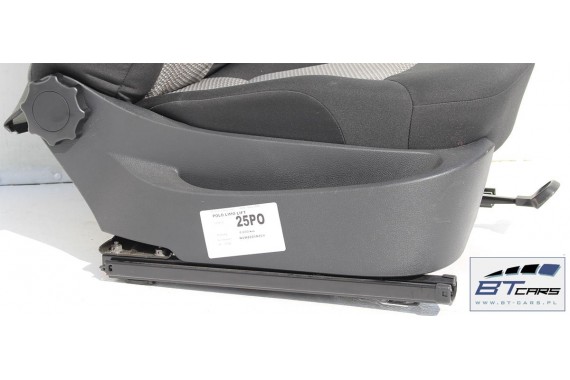 VW POLO FOTELE KOMPLET FOTELI siedzeń siedzenia tapicerka 6R 6R4 6R0 5-drzwiowy welur kolor czarno-szary 6C