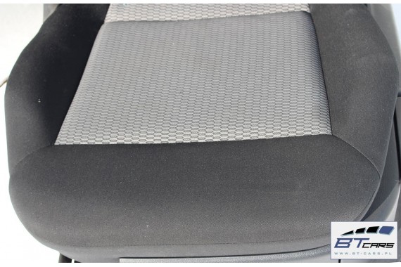 VW POLO FOTELE KOMPLET FOTELI siedzeń siedzenia tapicerka 6R 6R4 6R0 5-drzwiowy welur kolor czarno-szary 6C