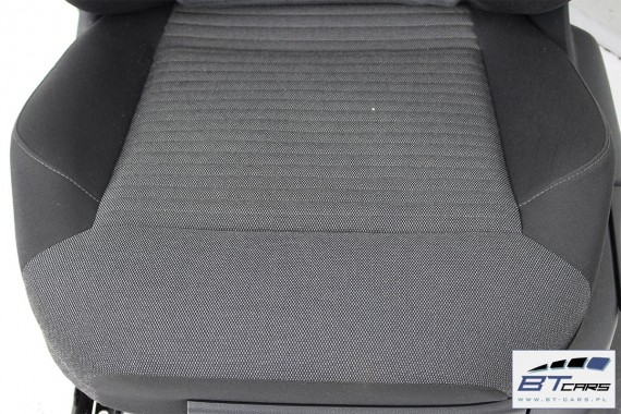 VW POLO FOTELE KOMPLET FOTELI siedzeń siedzenia tapicerka 6R 6R4 6R0 5-drzwiowy welur w kolorze czarno-szarym