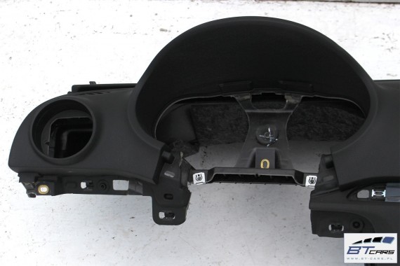 AUDI A3 KONSOLA DESKA ROZDZIELCZA KOKPIT PULPIT 8V 8V1857001 8V1 857 001 kolor czarny 2013- 8V1857001 8V1857001 8V1857001