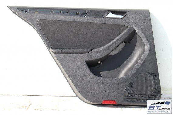 VW JETTA 5C BOCZKI DRZWIOWE BOCZEK DRZWI TAPICERKA welur kolor czarny 5C1867103 5C1867104 5C6867211 5C6867212 5C0 5C1867103