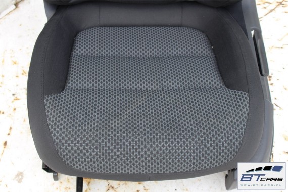 VW JETTA FOTELE KOMPLET FOTELI SIEDZEŃ TAPICERKA SIEDZENIA welur kolor czarny 5C
