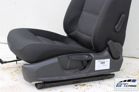 VW JETTA FOTELE KOMPLET FOTELI SIEDZEŃ TAPICERKA SIEDZENIA welur kolor czarny 5C