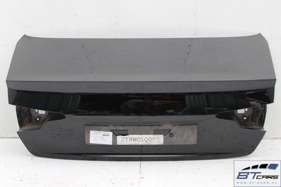 AUDI A4 SEDAN ZDERZAK TYLNY TYŁ 8W 8W5 B9 2015- Kolor: A2A2  LY9B - brylantowy czarny 8W0807521 8W5807511 8W5807067 8W0945105