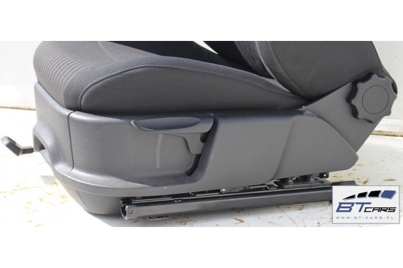 VW POLO FOTELE KOMPLET FOTELI siedzeń siedzenia tapicerka 6R 6R3 6R0 3-drzwiowy welur w kolorze czarnym