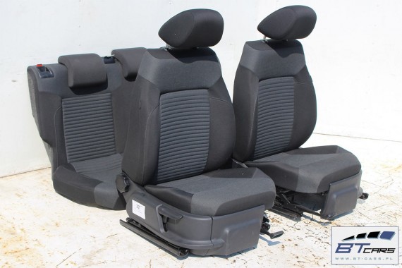 VW POLO FOTELE KOMPLET FOTELI siedzeń siedzenia tapicerka 6R 6R4 6R0 5-drzwiowy welur w kolorze czarno-szarym
