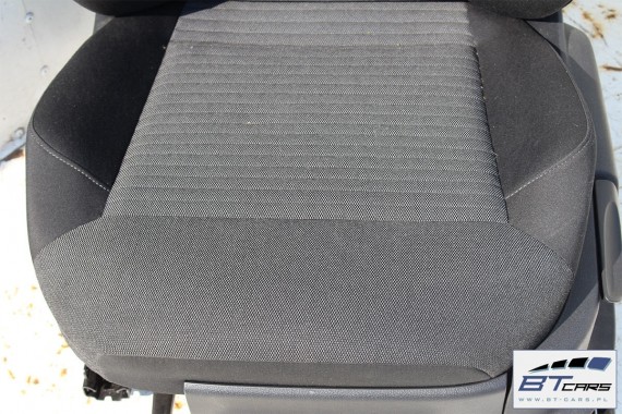 VW POLO FOTELE KOMPLET FOTELI siedzeń siedzenia tapicerka 6R 6R4 6R0 5-drzwiowy welur w kolorze czarno-szarym
