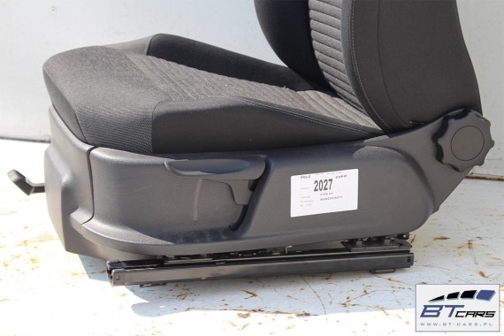 VW POLO FOTELE KOMPLET FOTELI siedzeń siedzenia tapicerka 6R 6R4 6R0 5-drzwiowy welur w kolorze czarno-szarym