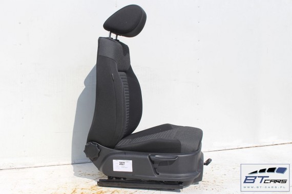 VW POLO FOTELE KOMPLET FOTELI siedzeń siedzenia tapicerka 6R 6R4 6R0 5-drzwiowy welur w kolorze czarno-szarym