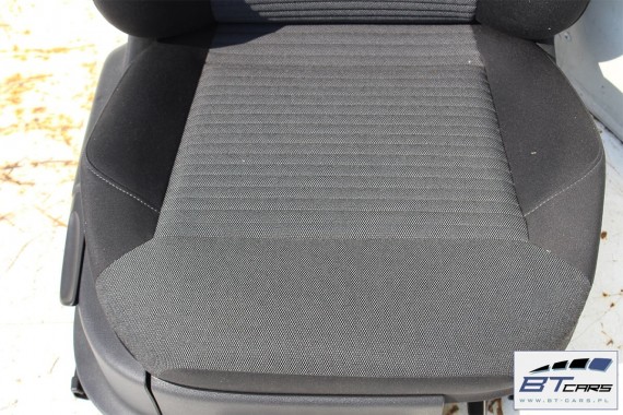 VW POLO FOTELE KOMPLET FOTELI siedzeń siedzenia tapicerka 6R 6R4 6R0 5-drzwiowy welur w kolorze czarno-szarym
