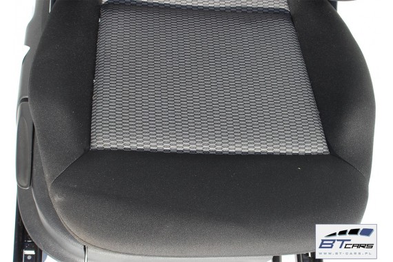 VW POLO FOTELE KOMPLET FOTELI siedzeń siedzenia tapicerka 6R 6R3 6R0 3-drzwiowy welur w kolorze czarno-szarym