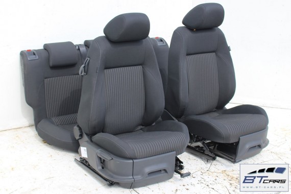 VW POLO FOTELE KOMPLET FOTELI siedzeń siedzenia tapicerka 6R 6R3 6R0 3-drzwiowy welur w kolorze czarnym