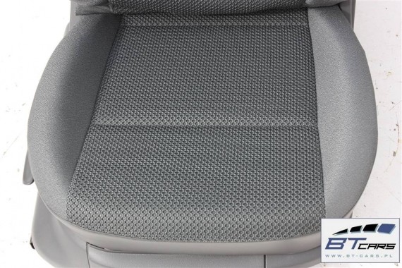 VW AMAROK FOTELE KOMPLET FOTELI siedzeń siedzenia tapicerka 2H 2H0 welur w kolorze czarnym antracyt kolor czarny 4997 kilometrów