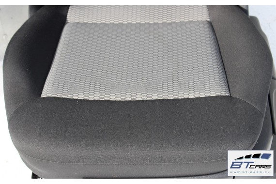 VW POLO FOTELE KOMPLET FOTELI siedzeń siedzenia tapicerka 6R 6R3 6R0 3-drzwiowy welur w kolorze czarno-szarym 6830 kilometrów