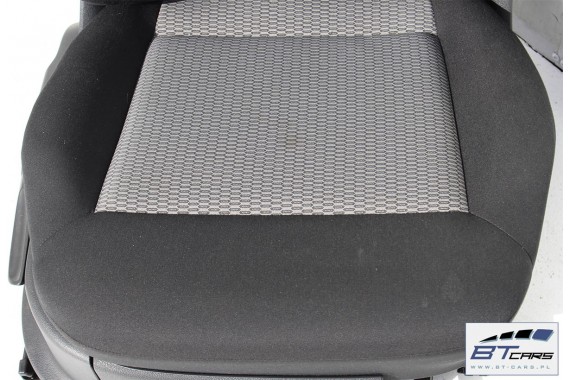 VW POLO FOTELE KOMPLET FOTELI siedzeń siedzenia tapicerka 6R 6R3 6R0 3-drzwiowy welur w kolorze czarno-szarym 6830 kilometrów