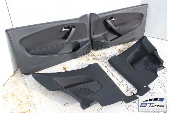 VW POLO BOCZKI DRZWIOWE BOCZEK TAPICERKA 6R 3D KOMPLET BOCZKÓW DRZWIOWYCH