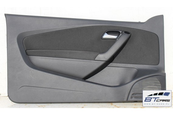 VW POLO BOCZKI DRZWIOWE BOCZEK TAPICERKA 6R 3D KOMPLET BOCZKÓW DRZWIOWYCH