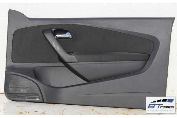 VW POLO BOCZKI DRZWIOWE BOCZEK TAPICERKA 6R 3D KOMPLET BOCZKÓW DRZWIOWYCH