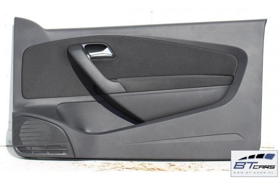 VW POLO BOCZKI DRZWI DRZWIOWE BOCZEK TAPICERKA 6R 3D KOMPLET BOCZKÓW DRZWIOWYCH