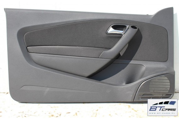 VW POLO BOCZKI DRZWIOWE BOCZEK TAPICERKA 6R 3D KOMPLET BOCZKÓW DRZWIOWYCH