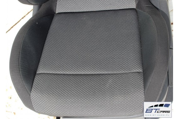 VW POLO FOTELE KOMPLET FOTELI siedzeń siedzenia tapicerka 6C 6C4 6C0 5-drzwiowy welur w kolorze czarno-szarym