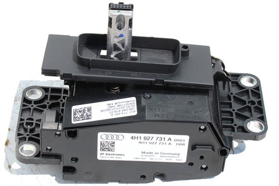 AUDI A8 WYBIERAK SKRZYNI...