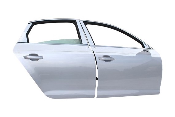 AUDI A4 SEDAN DRZWI PRAWE...