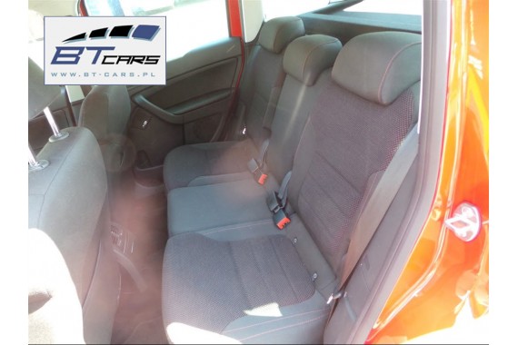 SKODA YETI FOTELE KOMPLET FOTELI siedzeń siedzenia fotel tapicerka 5L welur kolor czarny i czerwony kanapa siedzisko oparcie