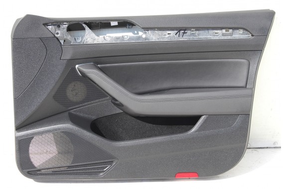 VW PASSAT B8 KOMBI FOTELE KOMPLET FOTELI siedzeń siedzenia tapicerka + boczek boczki drzwi  skóra kolor czarny 3G 3G9