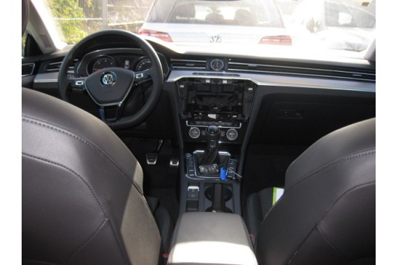 VW ARTEON FOTELE KOMPLET FOTELI siedzenia siedzeń tapicerka boczek boczki drzwi skóra + alcantara kolor czarny 3G8 ELEGANCE
