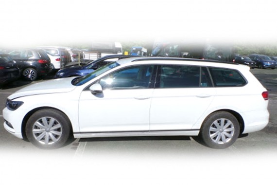 VW PASSAT B8 KOMBI DRZWI LEWE PRZÓD + TYŁ STRONA LEWA przednie + tylne 2 sztuki Kolor: LC9A - biały (pure white) 3G 3G9 0Q0Q