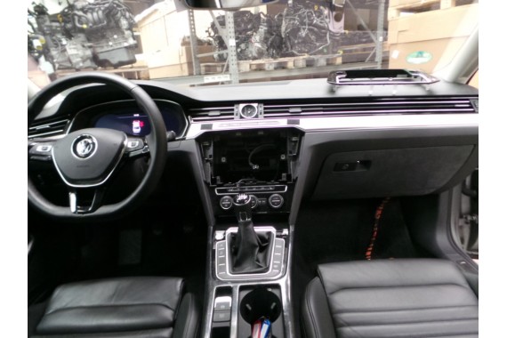 VW PASSAT B8 SEDAN FOTELE KOMPLET FOTELI siedzeń siedzenia fotel tapicerka skóra kolor czarny tytanowy TO 3G