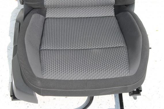 VW PASSAT B8 KOMBI FOTELE KOMPLET FOTELI siedzeń siedzenia tapicerka avant welur kolor czarno - szare 3G 3G9
