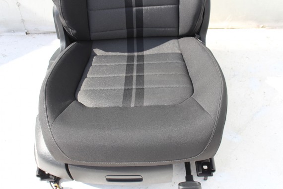 VW SPORTSVAN FOTELE KOMPLET FOTELI siedzenia siedzeń fotel tapicerka welur kolor czarno - szary 510 GOLF 7 VII