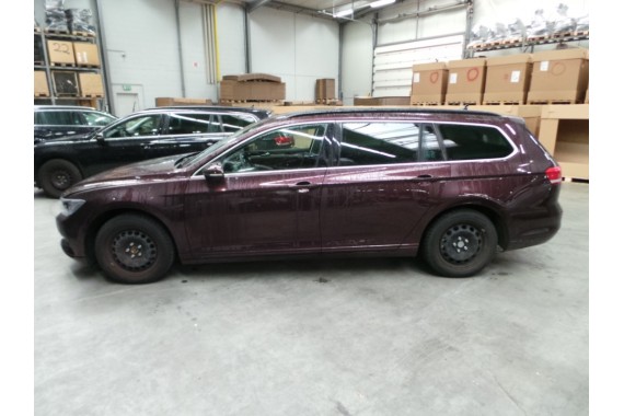 VW PASSAT B8 KOMBI BOCZEK BOCZKI DRZWI tapicerka drzwiowe welur kolor czarny tytanowy 3G 3G9