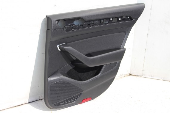 VW PASSAT B8 KOMBI BOCZEK BOCZKI DRZWI tapicerka drzwiowe welur kolor czarny tytanowy 3G 3G9