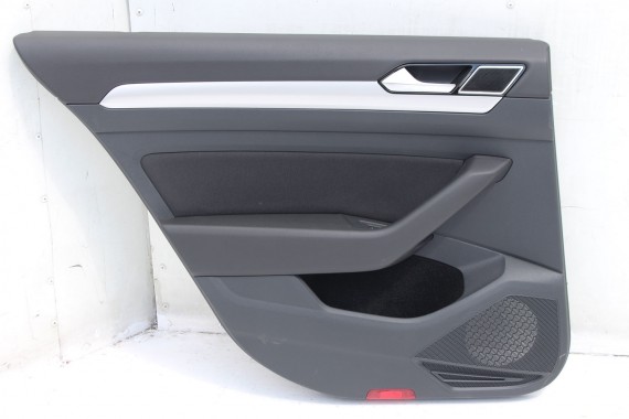 VW PASSAT B8 KOMBI BOCZEK BOCZKI DRZWI tapicerka drzwiowe welur kolor czarnym  TO  3G 3G9 Avant