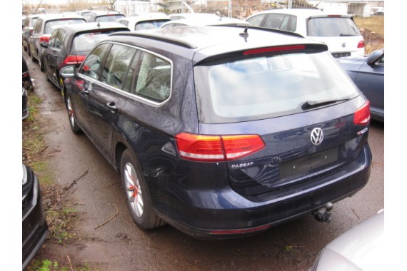 VW PASSAT B8 KOMBI BOCZEK BOCZKI DRZWI tapicerka drzwiowe welur kolor czarnym  TO  3G 3G9 Avant