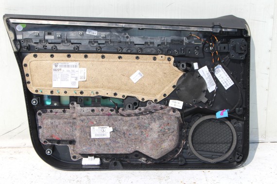 VW PASSAT B8 KOMBI BOCZEK BOCZKI DRZWI drzwiowe tapicerka welur kolor czarno - szarym  3G 3G9