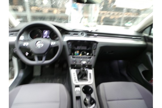 VW PASSAT B8 KOMBI BOCZEK BOCZKI DRZWI drzwiowe tapicerka welur kolor czarno - szarym  3G 3G9