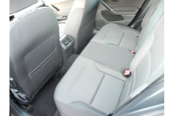 VW GOLF VII KOMBI BOCZEK BOCZKI DRZWI tapicerka drzwiowe 5G welur kolor czarny 5G9 Avant