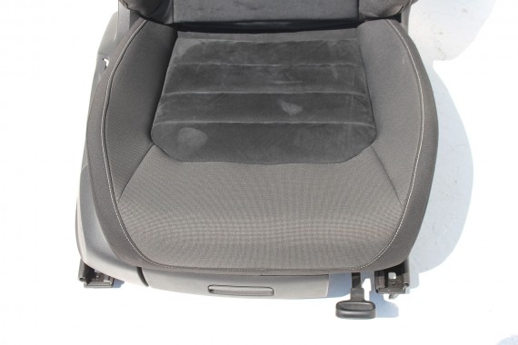VW SPORTSVAN FOTELE KOMPLET FOTELI siedzenia siedzeń fotel tapicerka welur + alcantara kolor czarno-szary 510  GOLF 7 VII