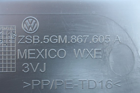VW GOLF VII BOCZEK KLAPY BAGAŻNIKA 5GM867605A USA 5GM867713 5GM867714 tapicerka 5G 2014-