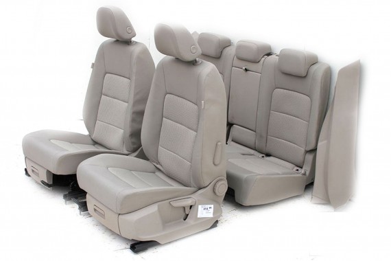 VW GOLF 7 SPORTSVAN FOTELE...