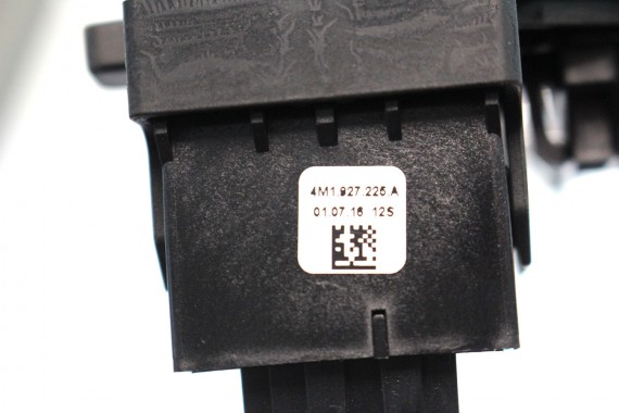 AUDI A4 A5 PANEL STEROWANIA BIEGAMI EPB 8W1713111C  8W1 713 111 C przycisk przyciski 8W 2015- 8W1713111C 8W1713111A 8W1713111C